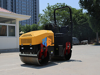 小型壓路機(jī)都有哪些特點(diǎn)呢？