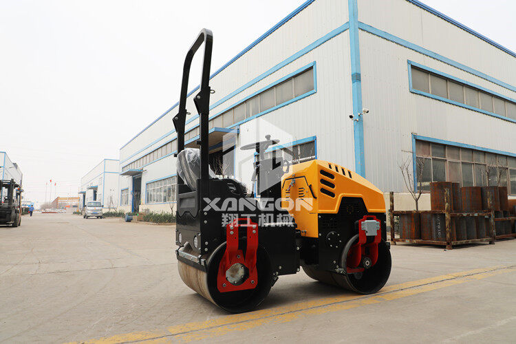 壓土機的壓實力度這么大，離不開這個裝置