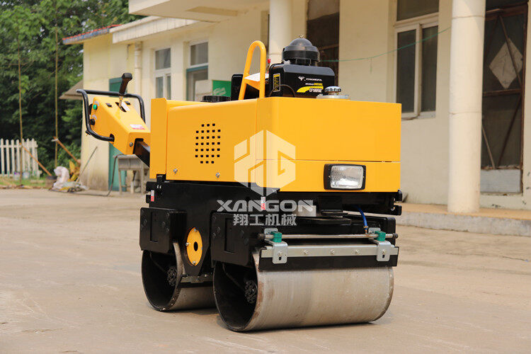 小型壓路機(jī)上坡下坡有技巧，萬萬不可大意